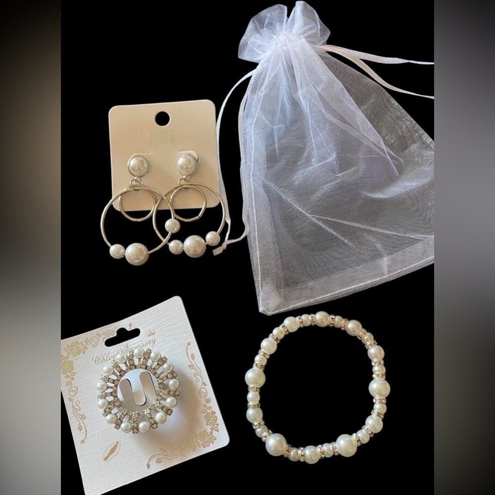NWT-JEWELRY SET-EARRINGS, BRACELET AND BROOCH